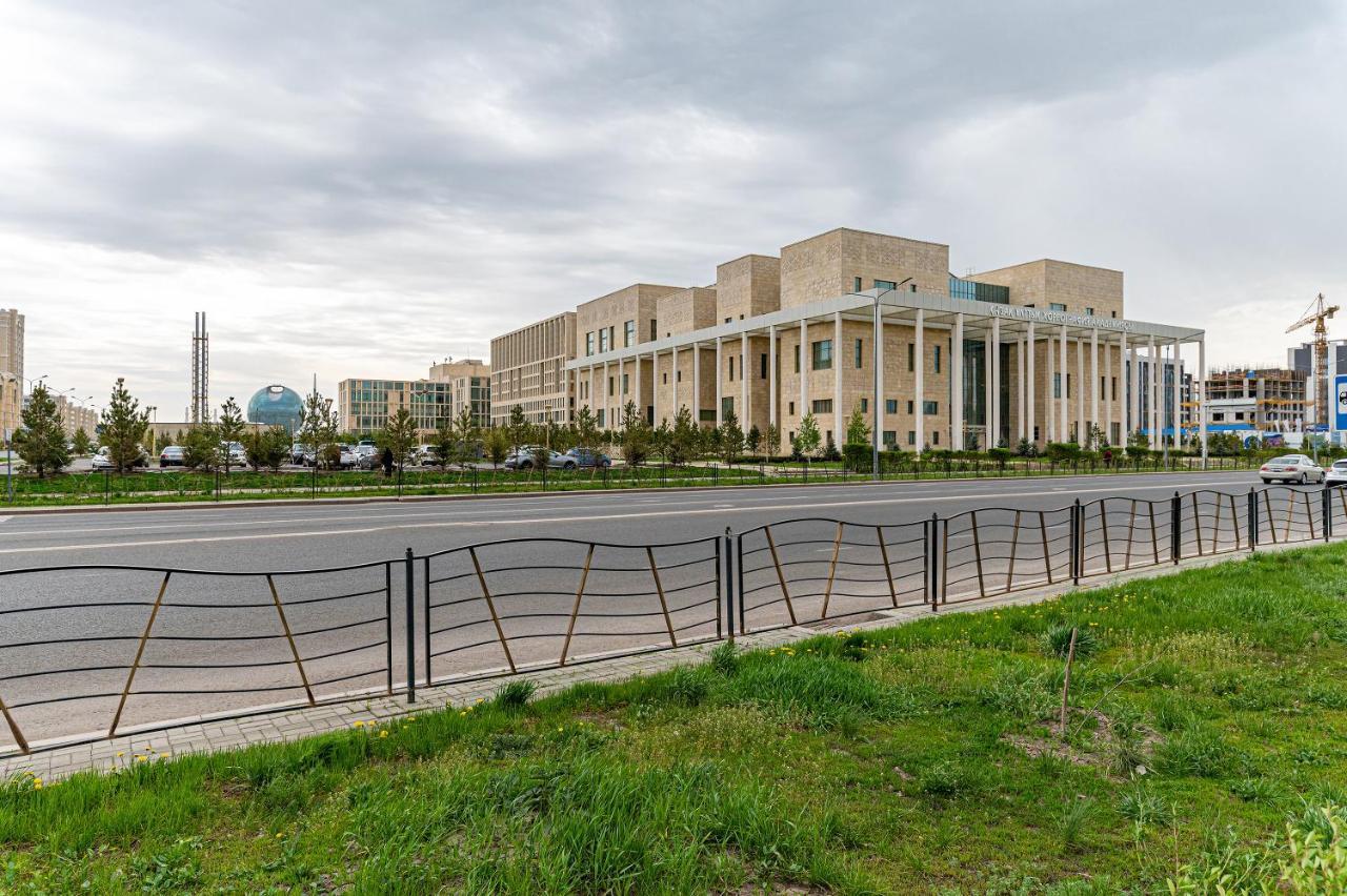 Шикарная Квартира На Против Сада Astana Eksteriør bilde